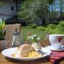 Köstliche Nachspeisen im Gastgarten genießen, © Hotel Belvedere